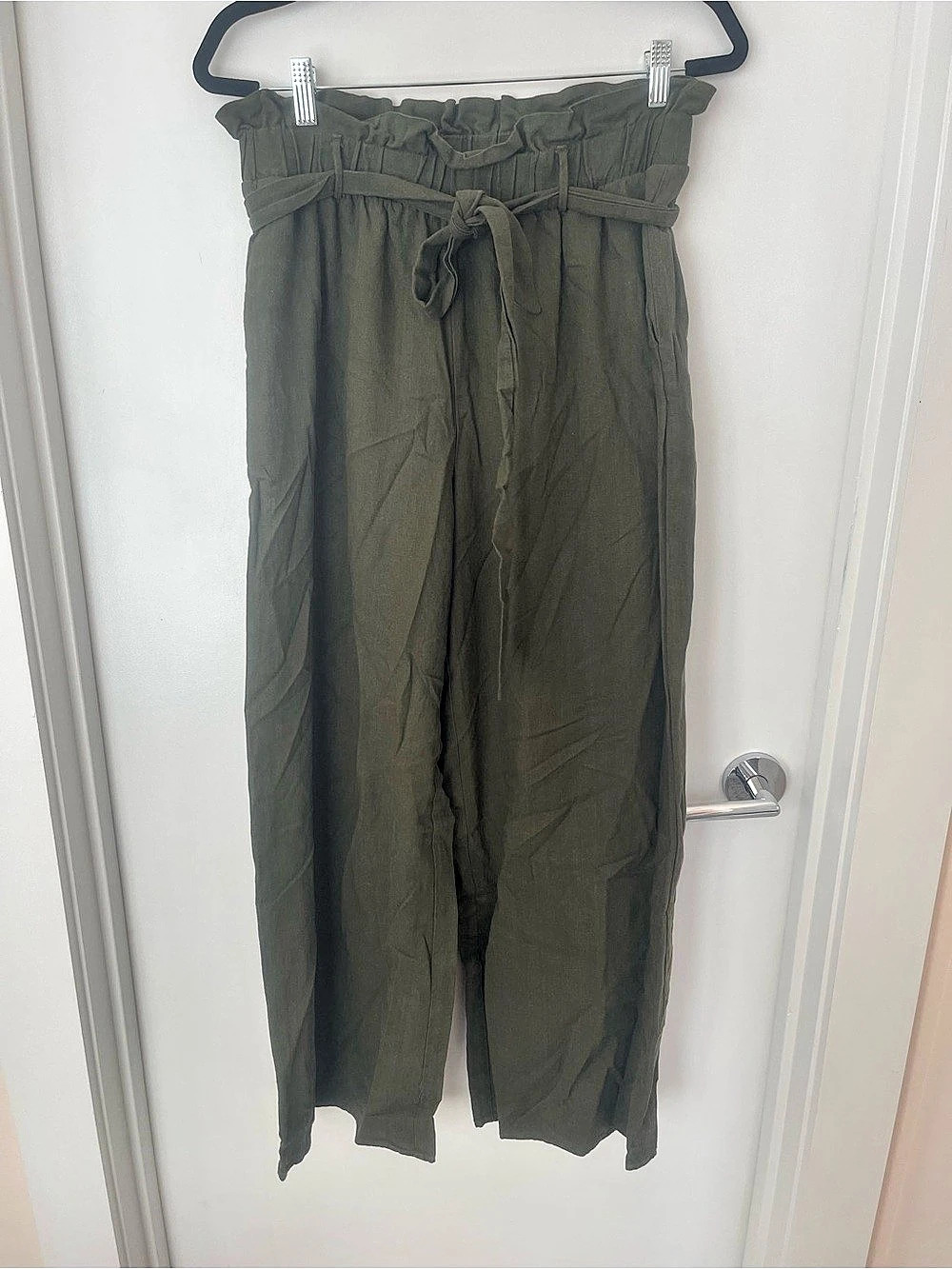 Gilli Olive Paperbag Waist Pants Size Large Like New
